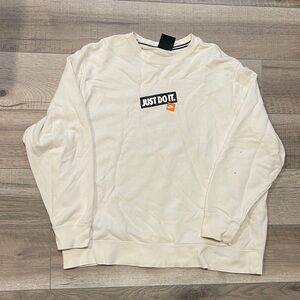 Nike Women’s sweatshirt